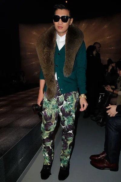 Look 10